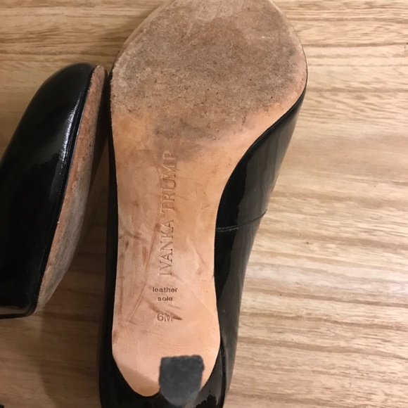 Black Heels Round Toe - Picture 3 of 3